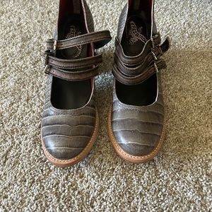 Freebird shoes never been worn